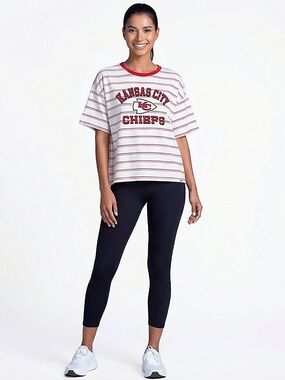 ‘47 Women's Chiefs On The Line Tobie T-Shirt